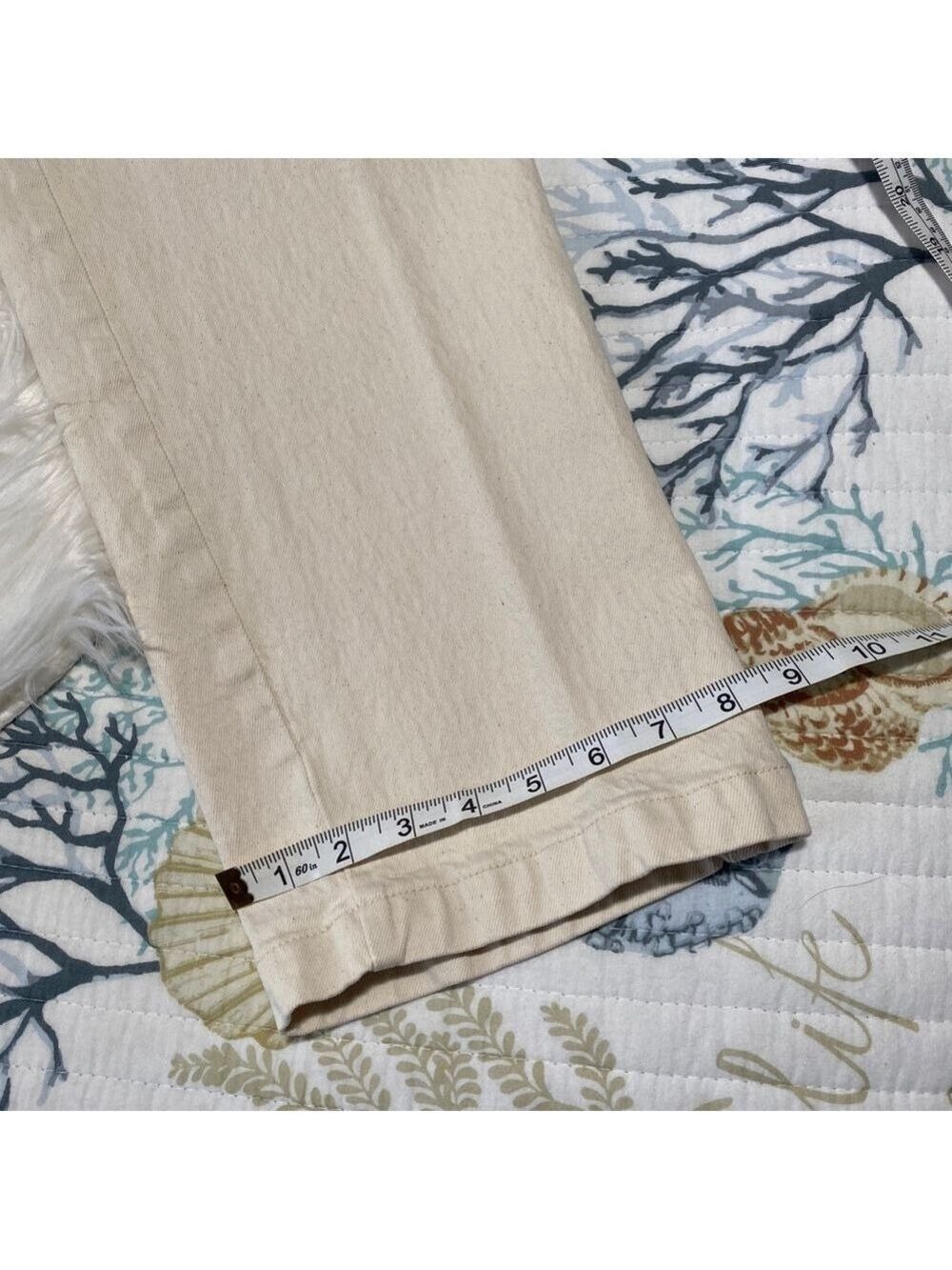 Universal Thread woman’s Straight Leg Jeans Size 8 Beige - Picture 8 of 10